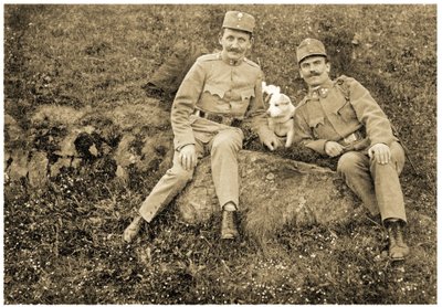 Soldados austriacos con un perro, 1914-18 de Unknown